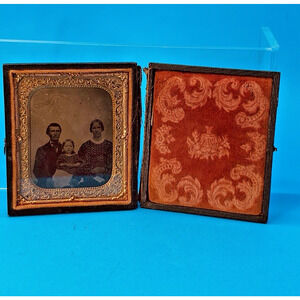 Antique Tintype Family Portrait Civil War Era Case Hinge Separation